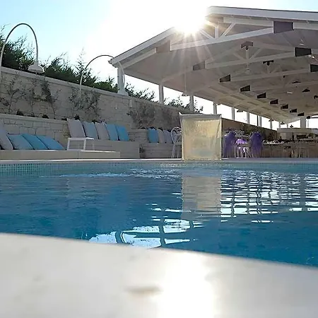 Hotel Likor Hanim Butik Alacati Çeşme